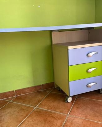 Scrivania con cassettiera Moretti Compact