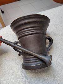 mortaio con pestello MONTEFARMACO di farmacia 