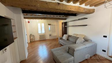 Centro Storico - Trilocale ristrutturato con travi