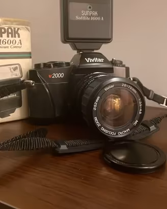 Vivitar V2000+zoom 28-70mm e Flash