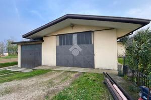 CAPANNONE A TEZZE SUL BRENTA