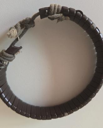 Bracciale uomo marrone con perline e cordino