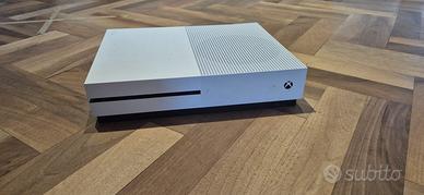 XBOX ONE S 500GB + 2 CONTROLLER + 11 GIOCHI