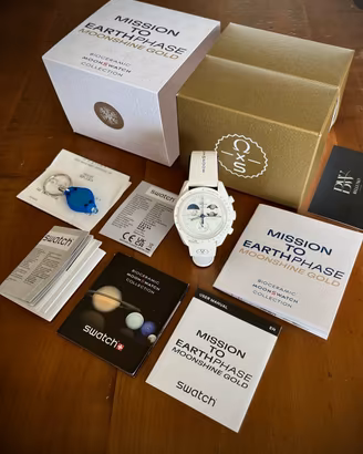 Swatch×Omega Mission to Earthphase Moonshine Gold 