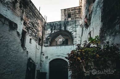 4 LOCALI A CAROVIGNO