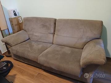 Divano grigio tortora