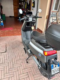 Niu  nqi sport gts 125 elettrico