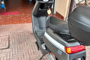 Niu  nqi sport gts 125 elettrico
