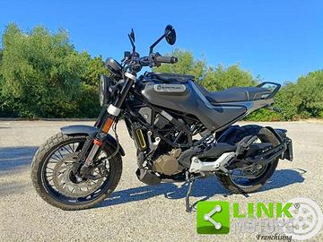 HUSQVARNA Svartpilen 125 SOLO 1800 KM