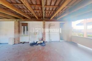 Bilocale con ampio terrazzo