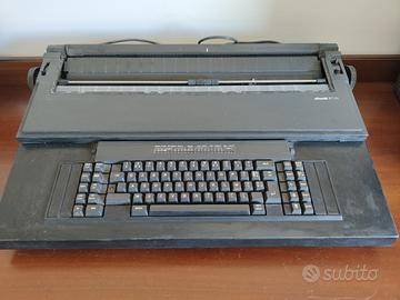 Macchina da scrivere olivetti et111
