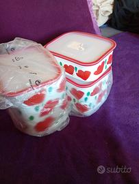 tris di contenitori Tupperware 
