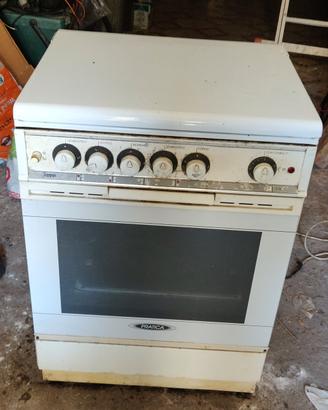 cucina a gas 4 fornelli  