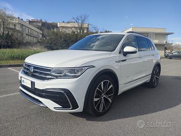 VOLKSWAGEN Tiguan R-Line 150cv Automatica
