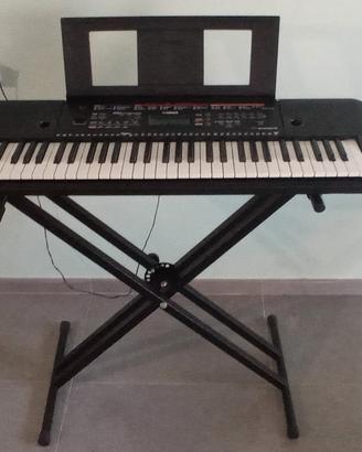 Tastiera Yamaha PRS-E263 con supporto regolabile 