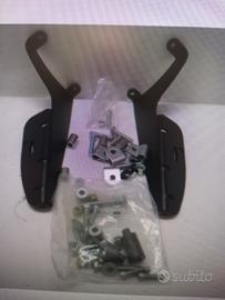 SUPPORTO PORTAPACCHI GIVI SUZUKI BURGMAN 250/400 B