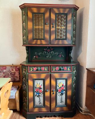 Credenza stile tirolese antica