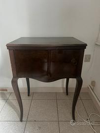 Mobiletto con vano nascosto