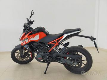 kTM duke 125 del Maggio 2019 versione con ABS