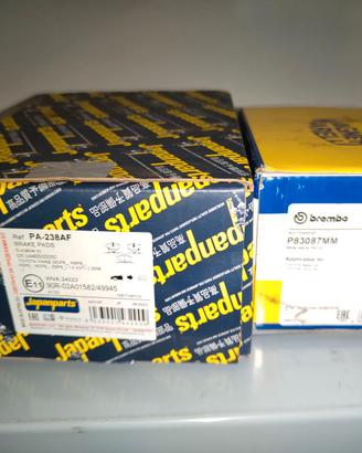 Kit freni+pastiglie per Toyota Yaris 3a serie