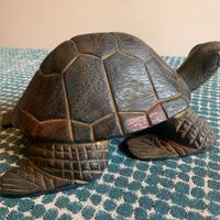 Scultura artigianale statuetta in legno tartaruga