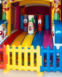 Attrezzature,gonfiabili,arredi per intera ludoteca