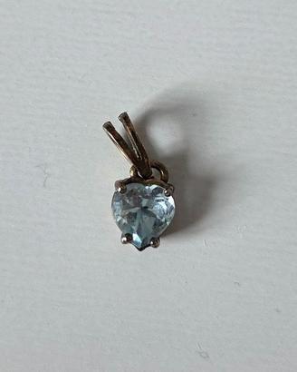 Gioiello di acquamarina a forma di cuore