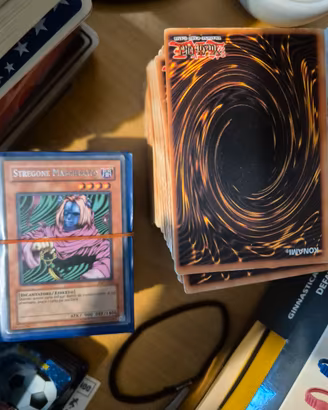 Circa 1000 carte World Warkraft,Konami etcc