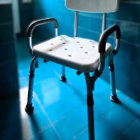 Sedia da doccia antiscivolo Intermed – come nuova