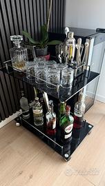 Carrello alcolici metallo e vetro della Haku Mobel