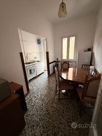 Camera grande ammobiliata spese incluse