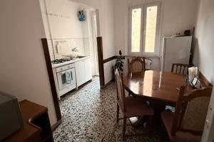 Camera grande ammobiliata spese incluse