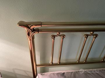 Camera con letto in ottone GFG e Armadio