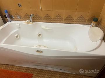 vasca idromassaggio Jacuzzi
