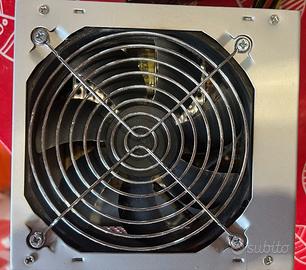 Alimentatore Tecno con potenza massima di 500W