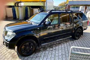 Nissan navara 4x4 total black pick up
