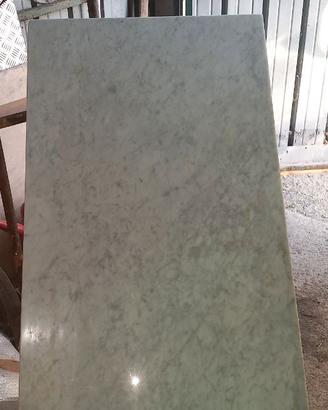 Lastra in marmo spessore 3 cm.