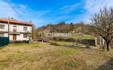 Casa indipendente di ampia metratura con giardino