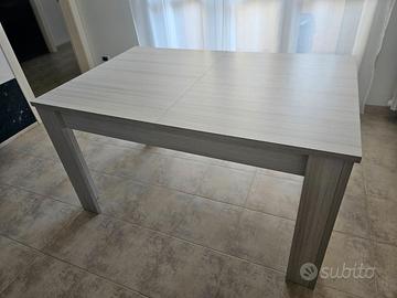 Tavolo allungabile in legno 140/180 × 90
