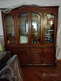 Arredi in legno massello 