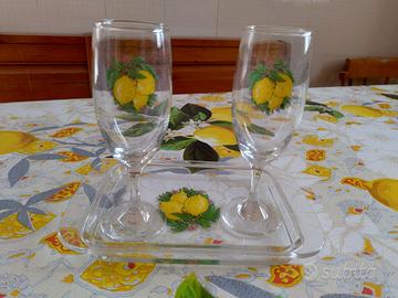 Calici con vassoio