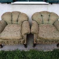 coppia di poltrone antiche