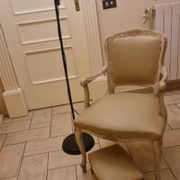 Poltrona e poggia piedi