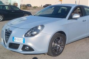 Alfa Romeo Giulietta 1.6 JTD105 cv ok neopatentati