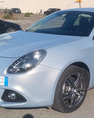 Alfa Romeo Giulietta 1.6 JTD105 cv ok neopatentati