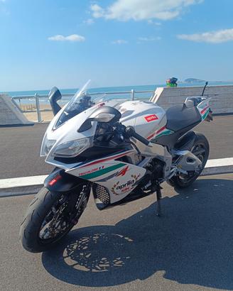 Aprilia rsv4 R 2010