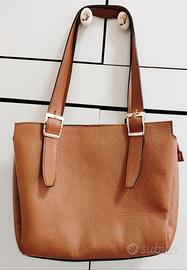 Borsa da donna Vera pelle colore cuoio firmata.