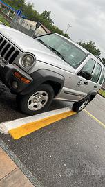 Jeep cherokee kj 2002