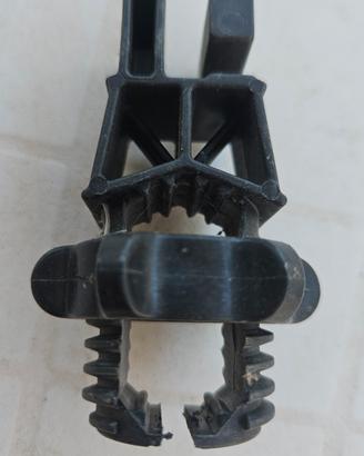 Isolatori rete elettrificata 