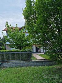Casa indipendente di 167 m² con 5 locali e box aut